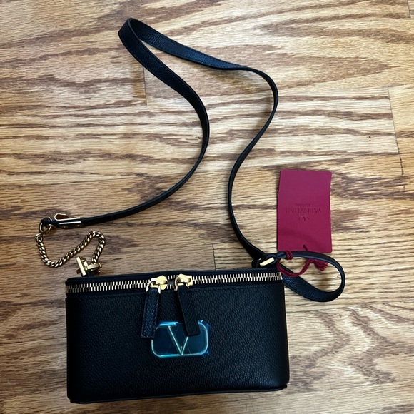 😊SOLD😊 Valentino Garavani Black V-Logo Leather Vanity Case Bag - Picture 8 of 11